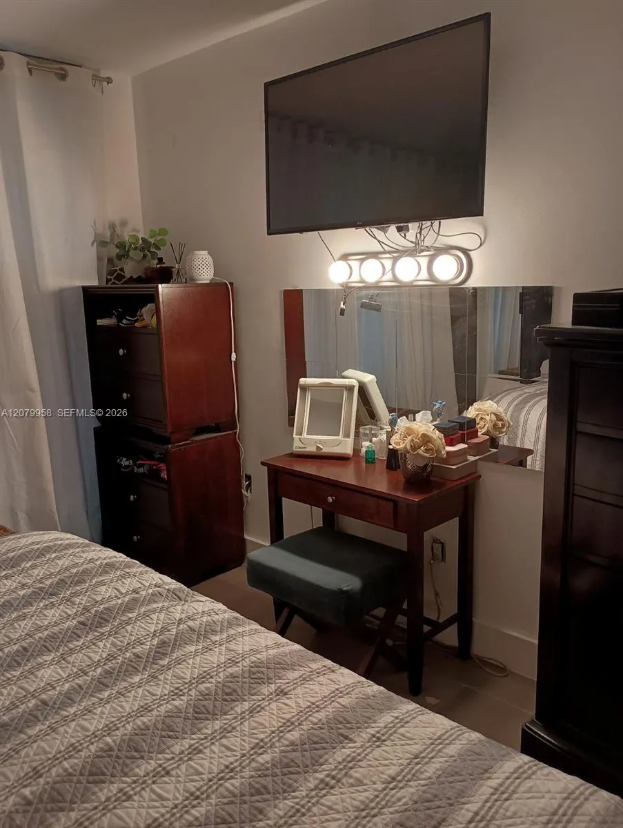 900 St Charles Pl #213 Pembroke Pines, FL 33026