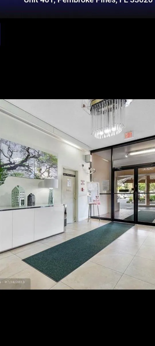 900 St Charles Pl #213 Pembroke Pines, FL 33026