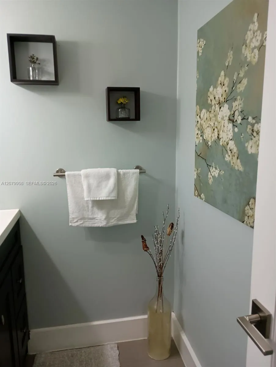 900 St Charles Pl #213 Pembroke Pines, FL 33026