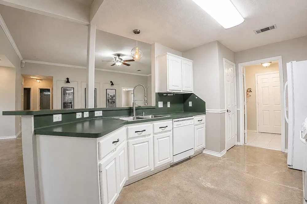 6200 Trellick Court Bryan, TX 77802