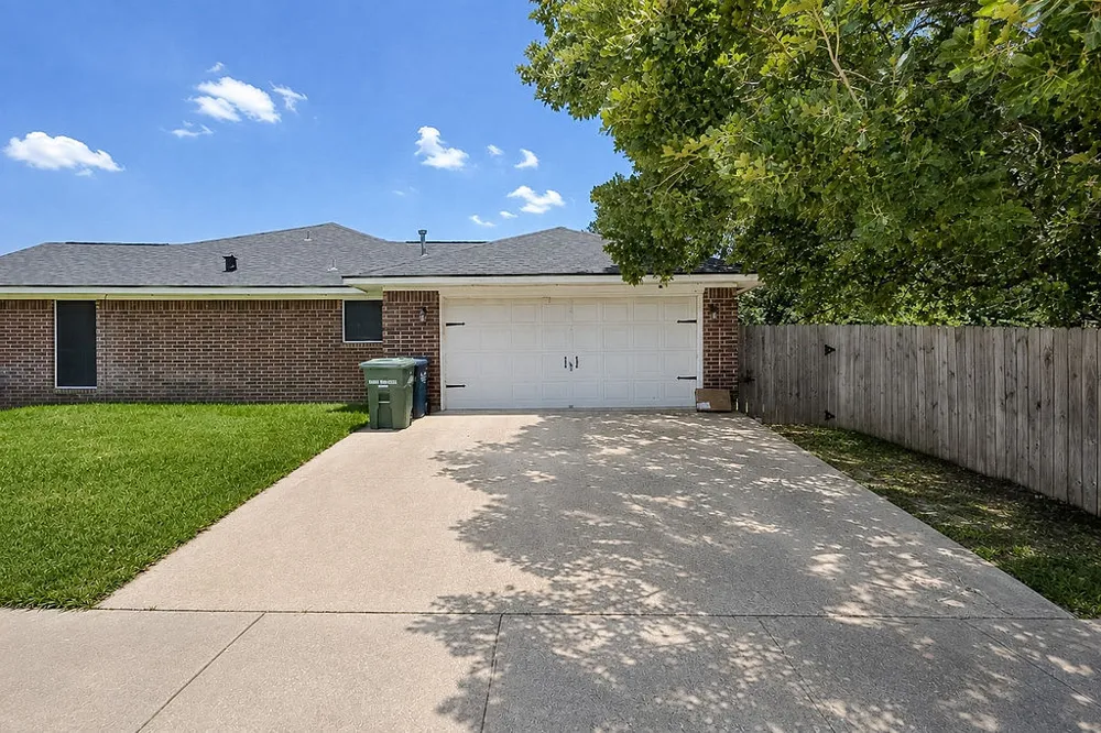 6200 Trellick Court Bryan, TX 77802