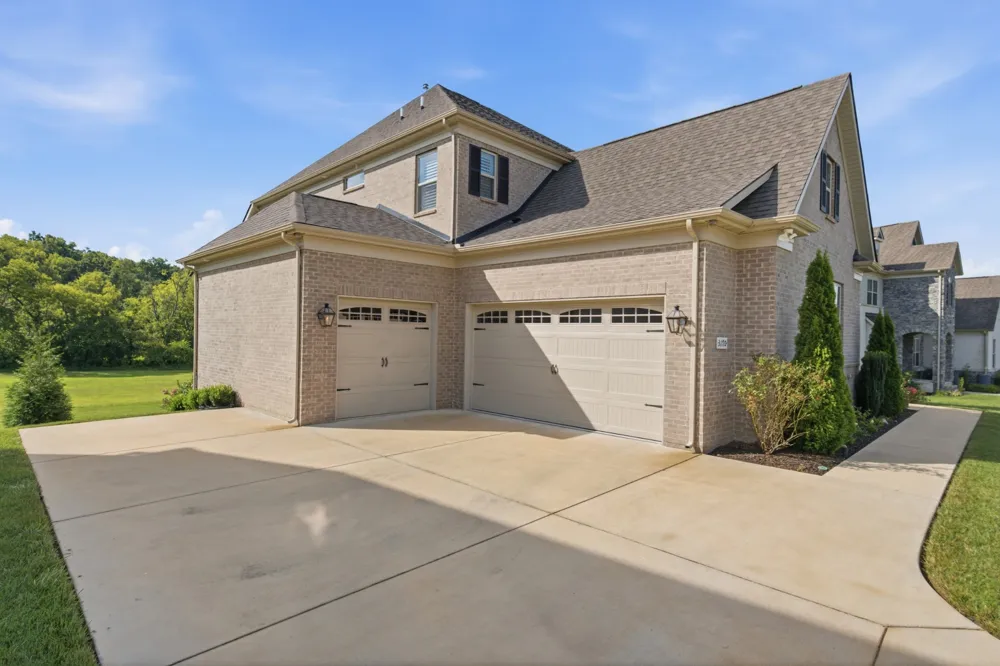 3170 Chase Point Dr Franklin, TN 37067