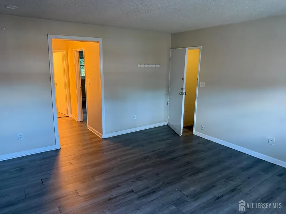 289 Main Street #4b Spotswood, NJ 08884