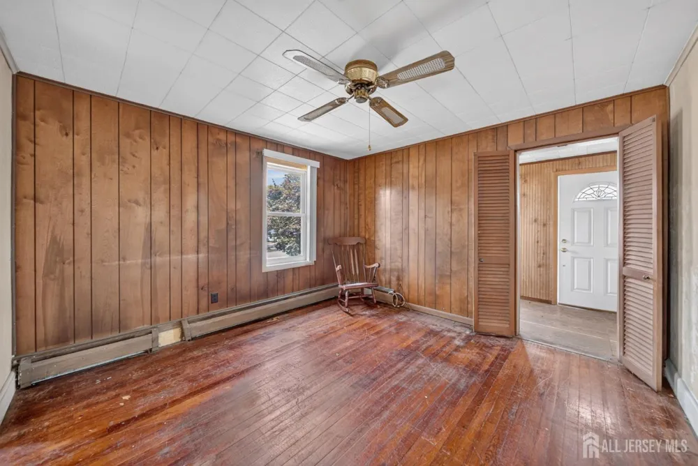 27 Lillian Terrace Woodbridge Proper, NJ 07095