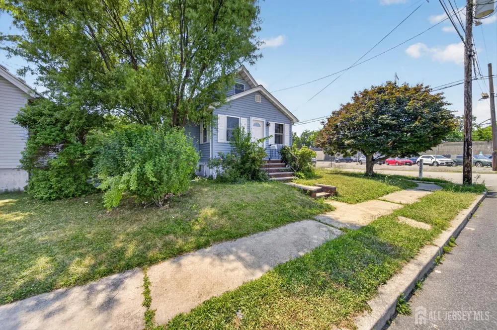 27 Lillian Terrace Woodbridge Proper, NJ 07095