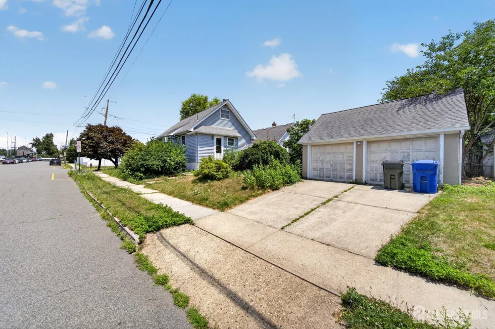 27 Lillian Terrace Woodbridge Proper, NJ 07095