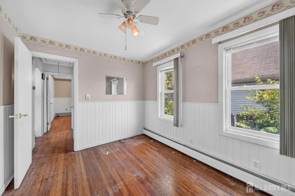 27 Lillian Terrace Woodbridge Proper, NJ 07095