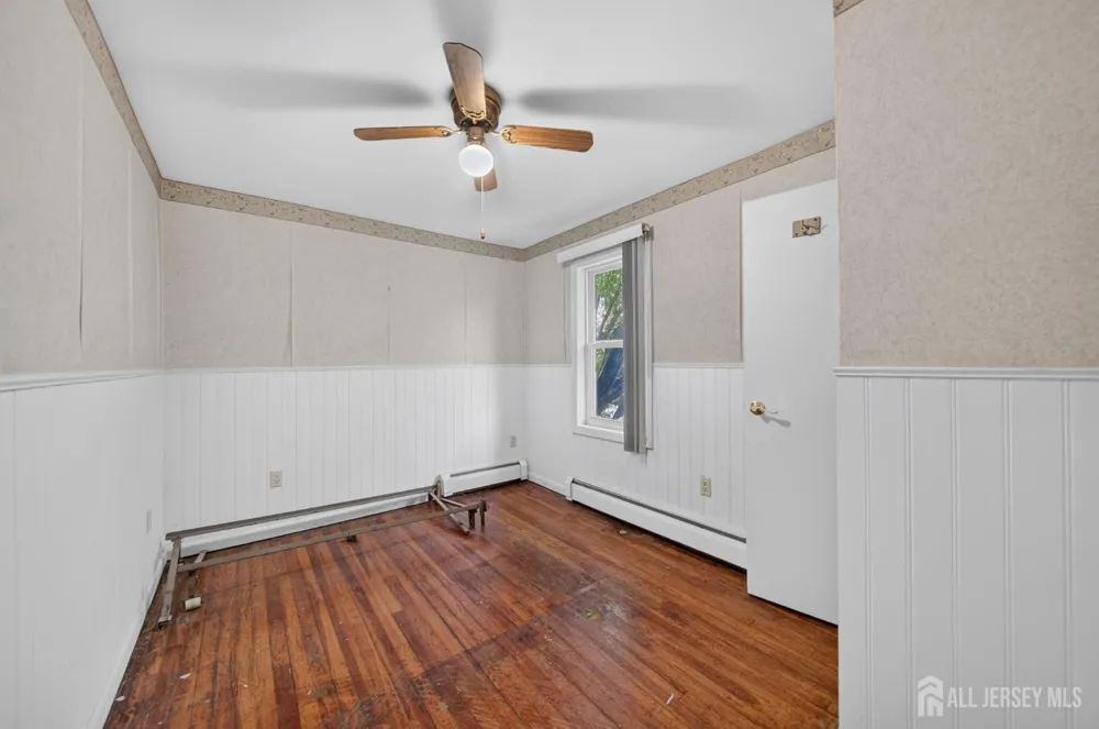 27 Lillian Terrace Woodbridge Proper, NJ 07095