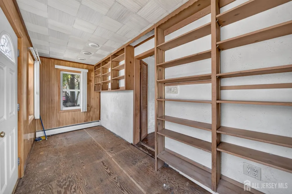 27 Lillian Terrace Woodbridge Proper, NJ 07095