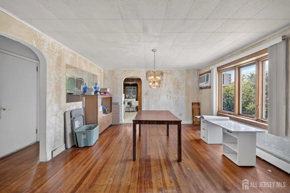 27 Lillian Terrace Woodbridge Proper, NJ 07095