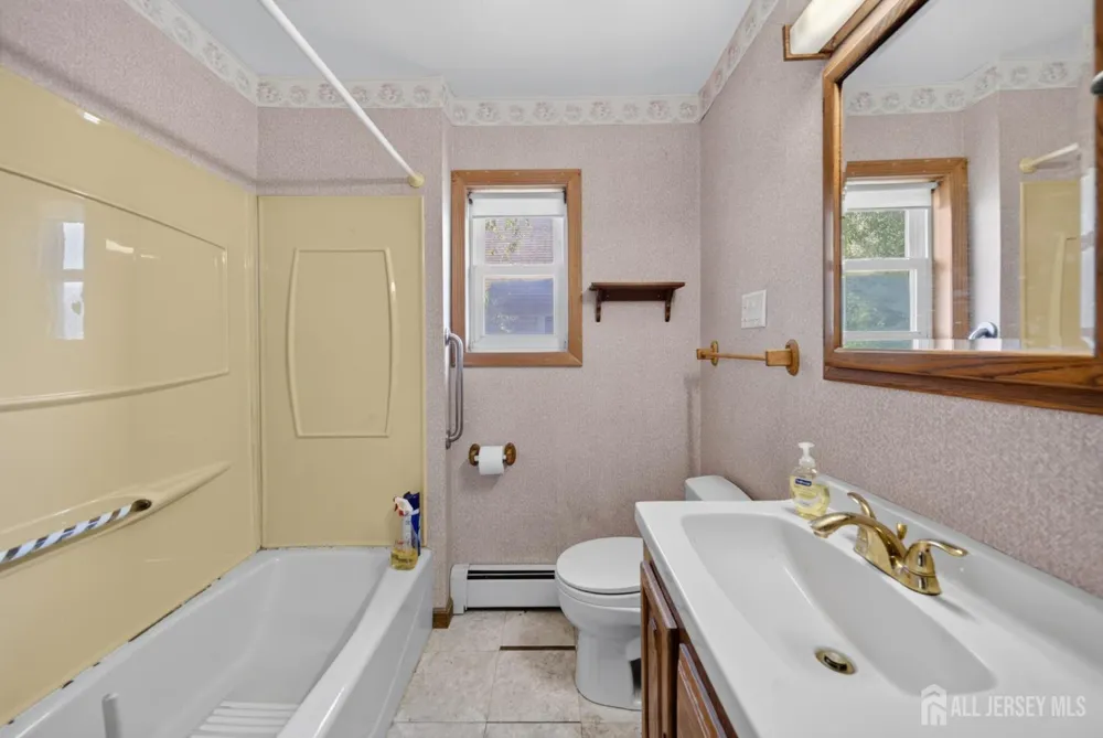 27 Lillian Terrace Woodbridge Proper, NJ 07095