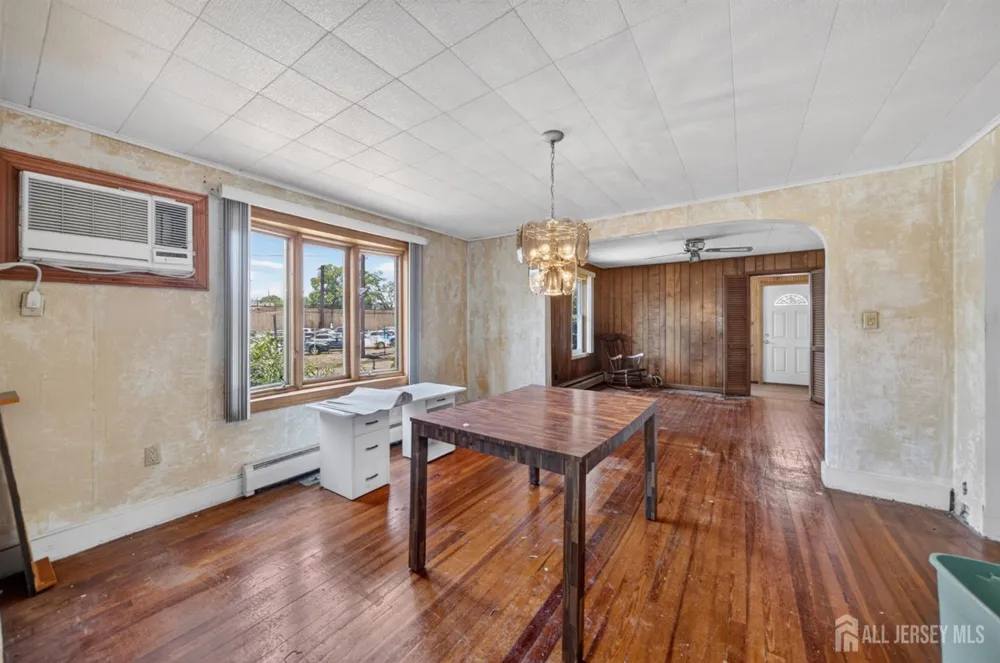 27 Lillian Terrace Woodbridge Proper, NJ 07095