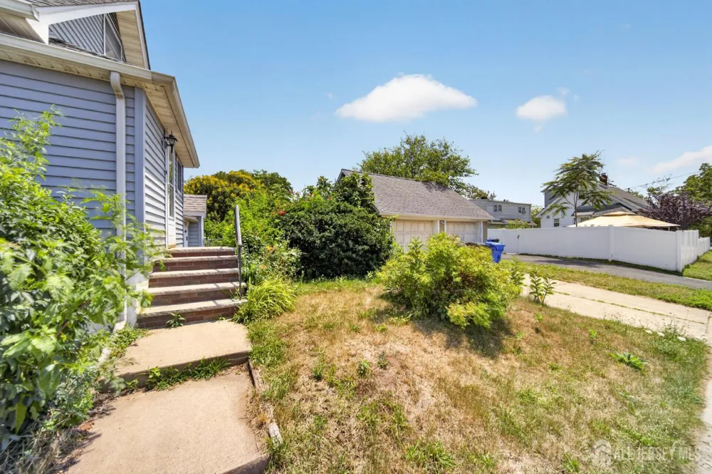 27 Lillian Terrace Woodbridge Proper, NJ 07095