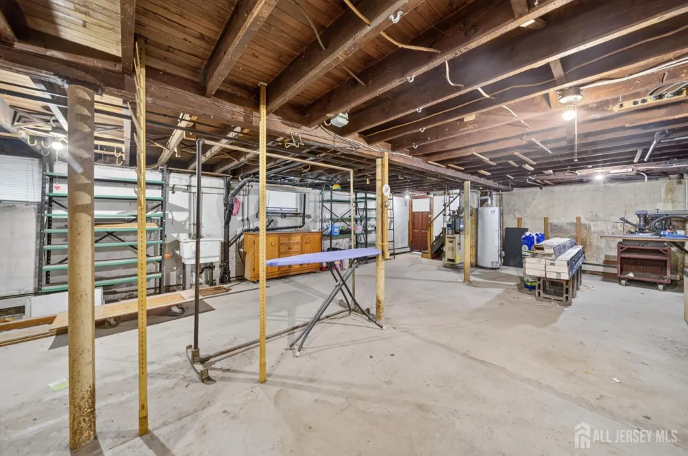 27 Lillian Terrace Woodbridge Proper, NJ 07095