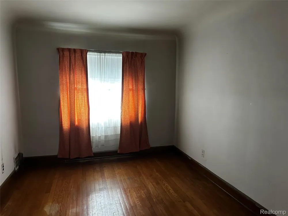 15117 Holmur Street Detroit City, MI 48238