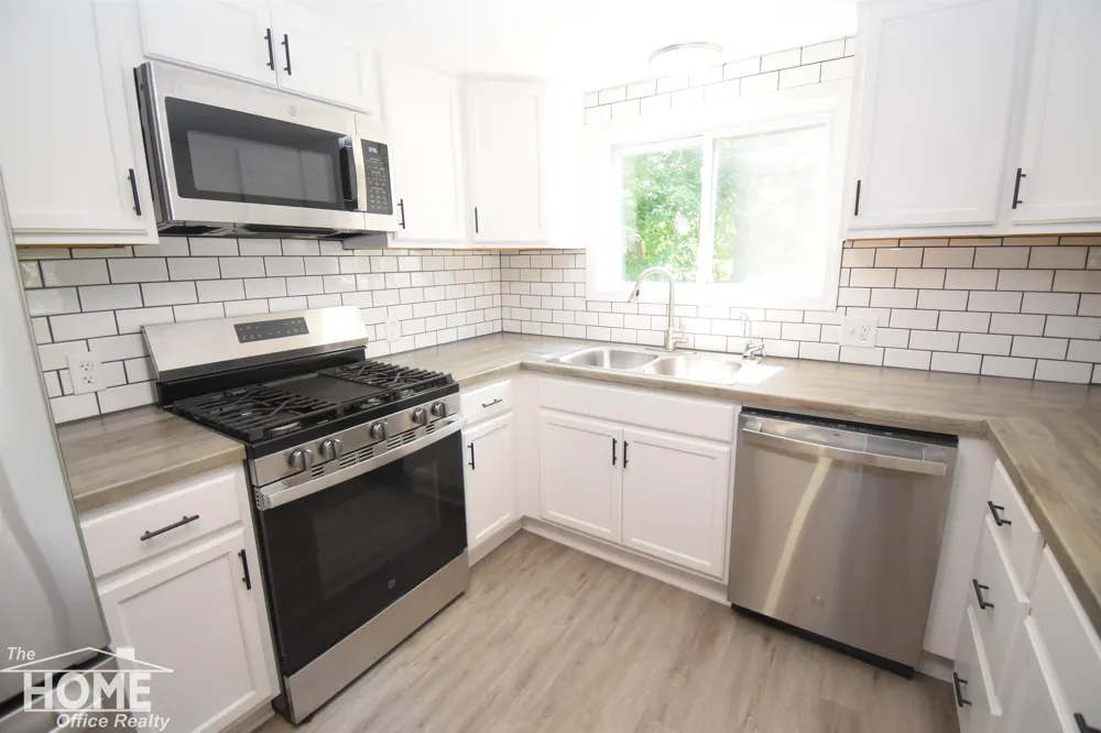 216 Laing Street Laingsburg City, MI 48848