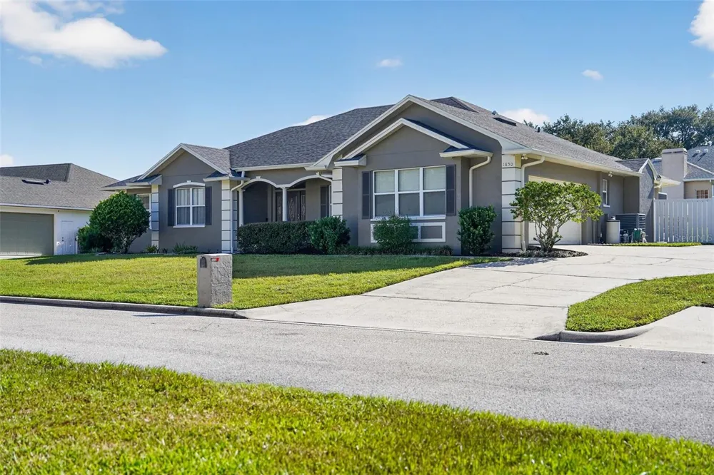 1850 SANDY KNOLL CIRCLE Lakeland, FL 33813