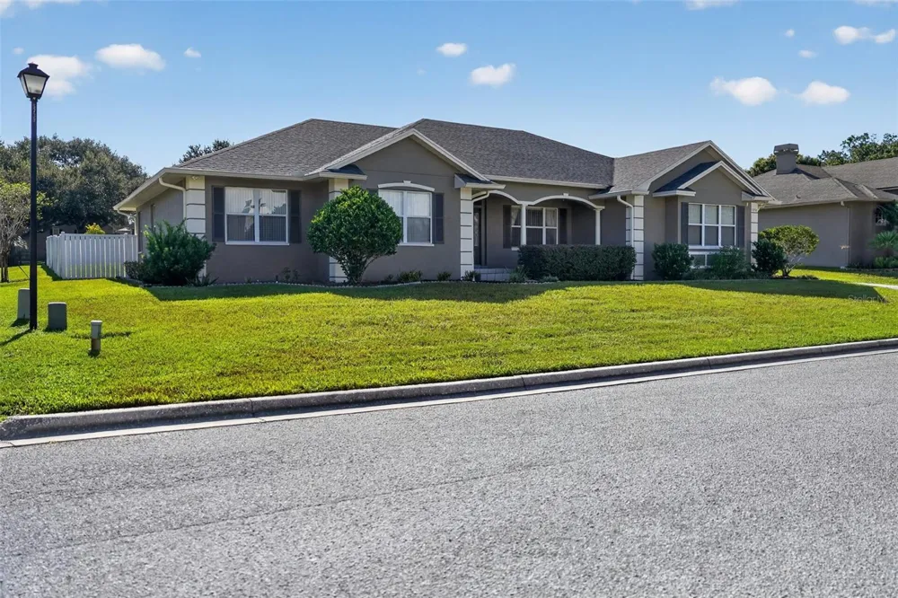1850 SANDY KNOLL CIRCLE Lakeland, FL 33813