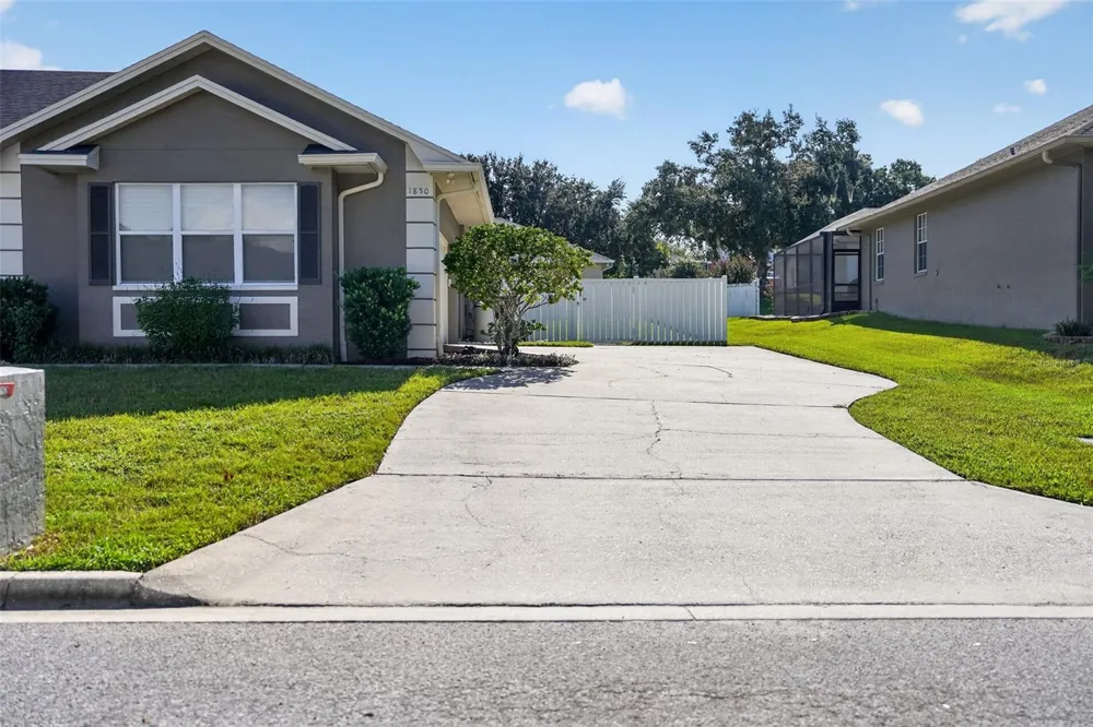 1850 SANDY KNOLL CIRCLE Lakeland, FL 33813