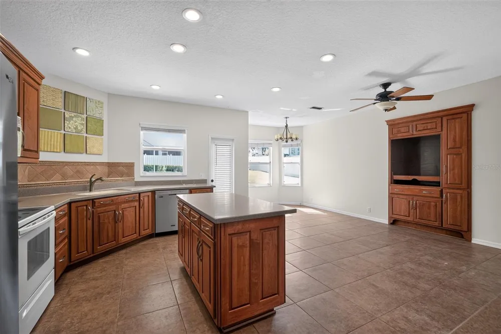 1850 SANDY KNOLL CIRCLE Lakeland, FL 33813