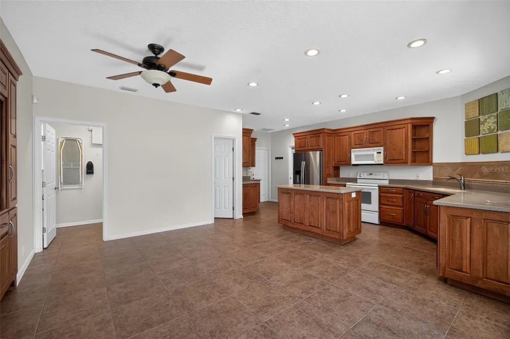 1850 SANDY KNOLL CIRCLE Lakeland, FL 33813