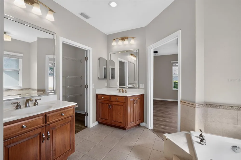 1850 SANDY KNOLL CIRCLE Lakeland, FL 33813
