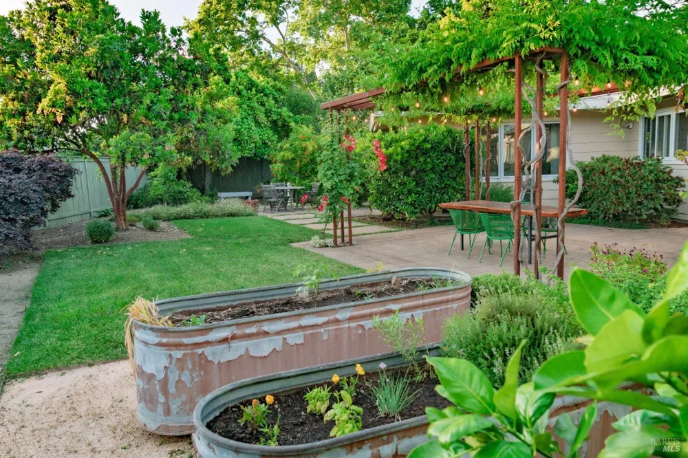 775 Josephine Lane Healdsburg, CA 95448