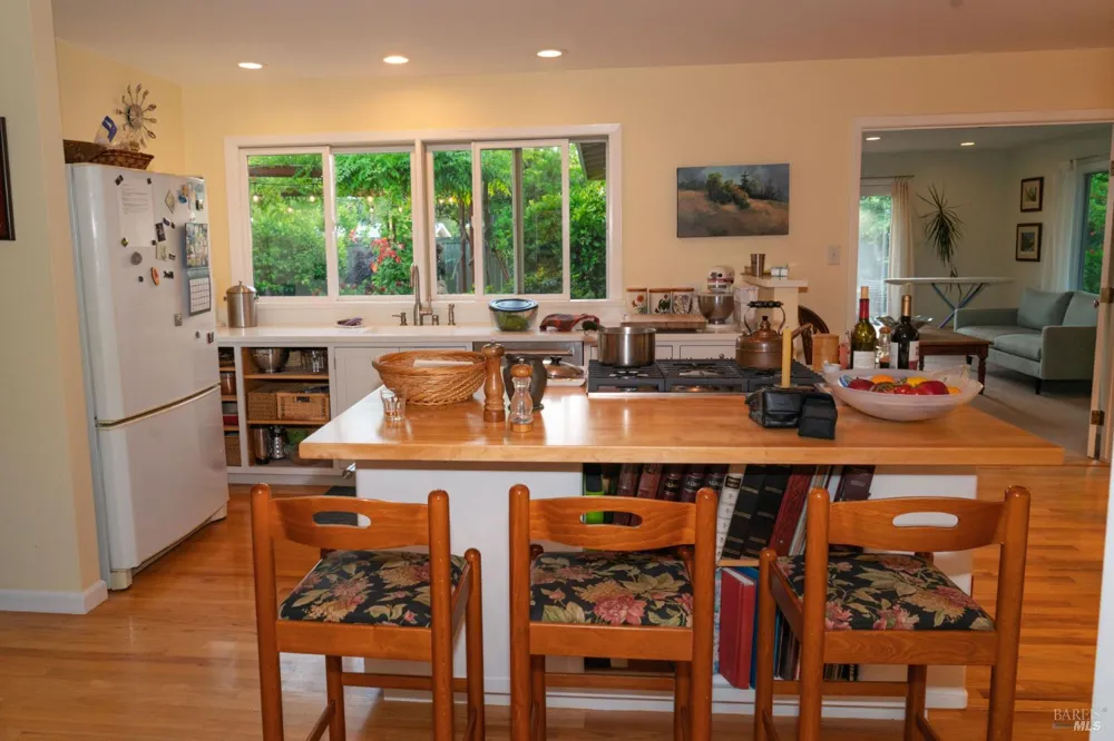 775 Josephine Lane Healdsburg, CA 95448