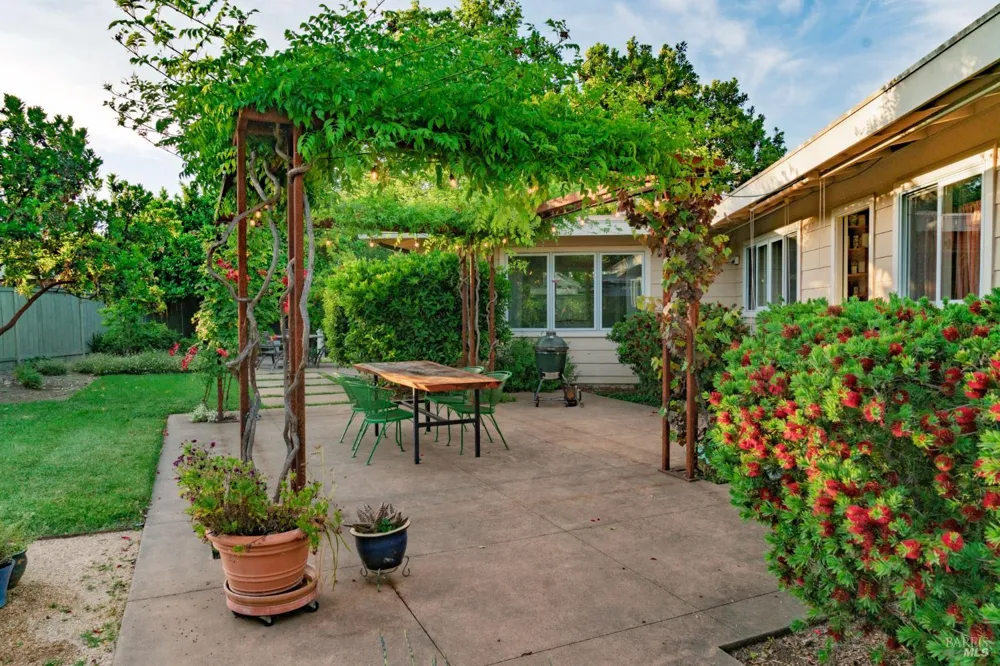 775 Josephine Lane Healdsburg, CA 95448