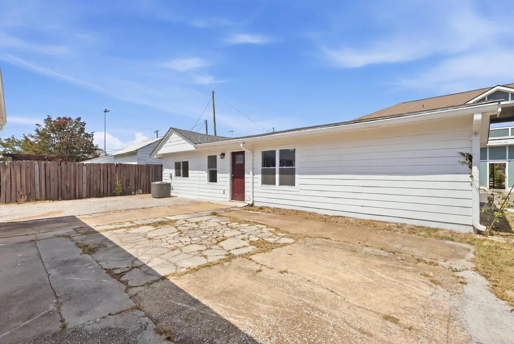 2105 Kirby Avenue Chattanooga, TN 37404