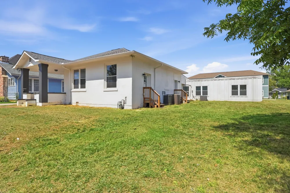 2105 Kirby Avenue Chattanooga, TN 37404