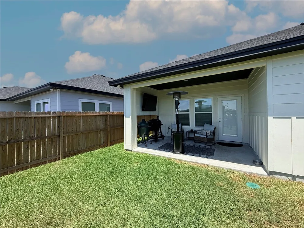 105 Traditions Drive Rockport, TX 78382