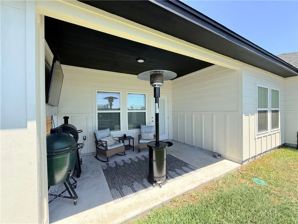 105 Traditions Drive Rockport, TX 78382