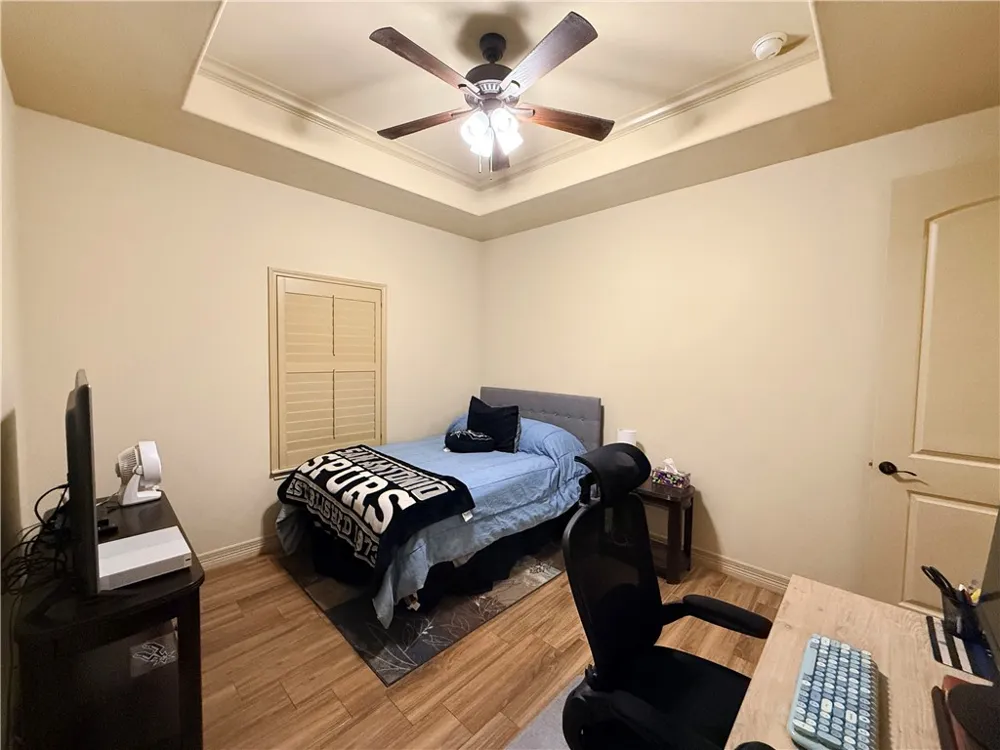 102 Chiman Drive Portland, TX 78374