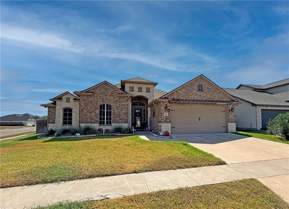 102 Chiman Drive Portland, TX 78374
