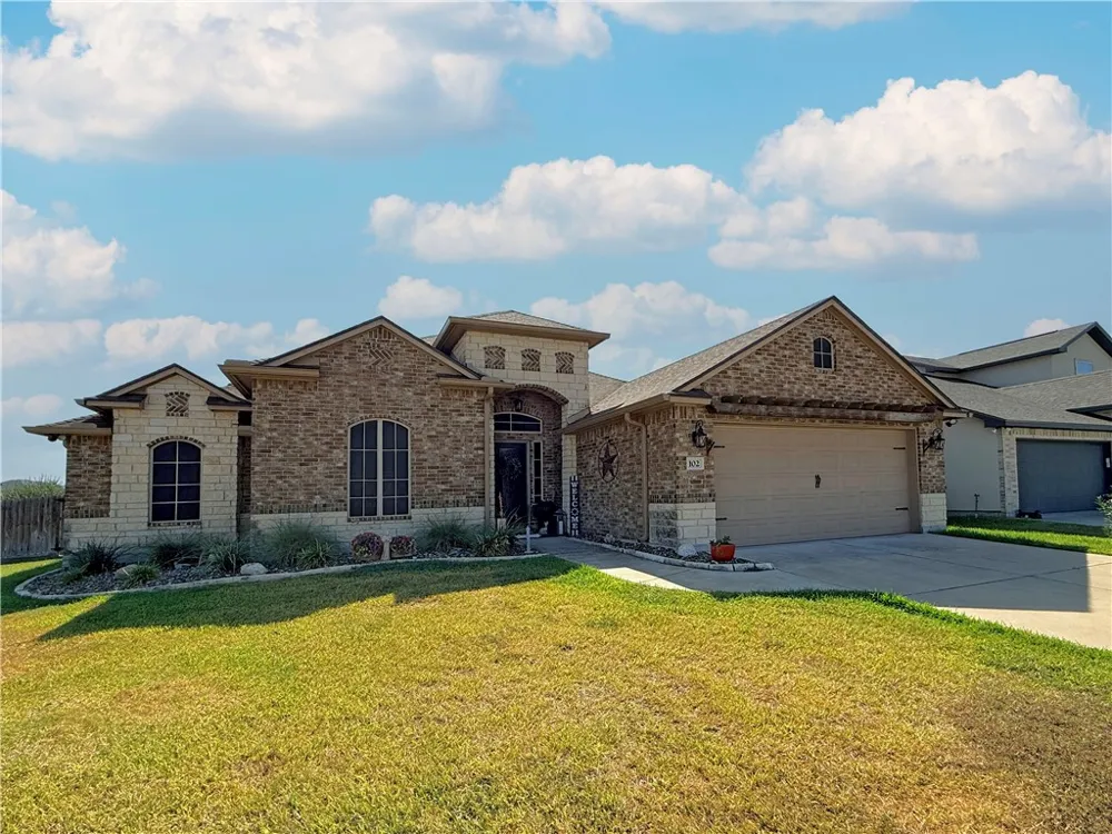 102 Chiman Drive Portland, TX 78374