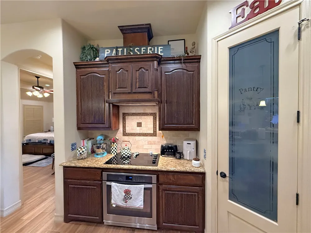 102 Chiman Drive Portland, TX 78374