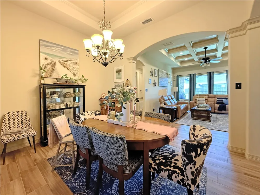 102 Chiman Drive Portland, TX 78374