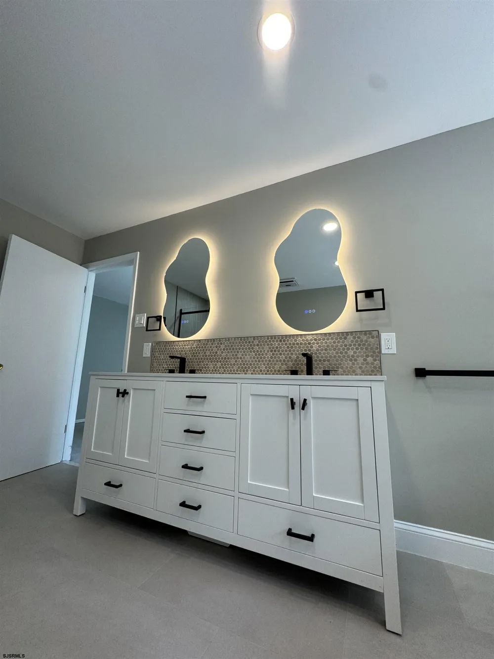 17 Orchard Egg Harbor Township, NJ 08234