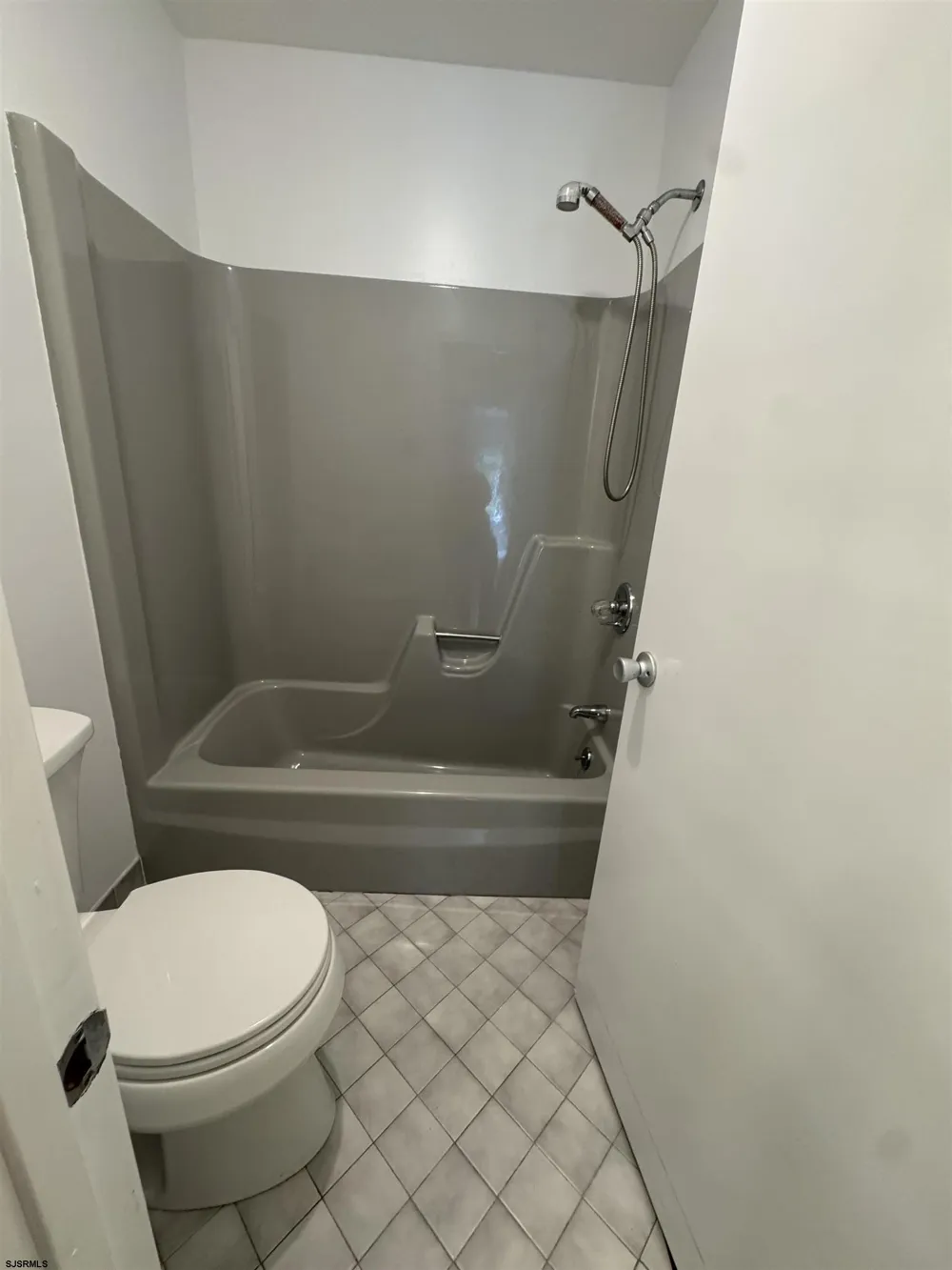 17 Orchard Egg Harbor Township, NJ 08234