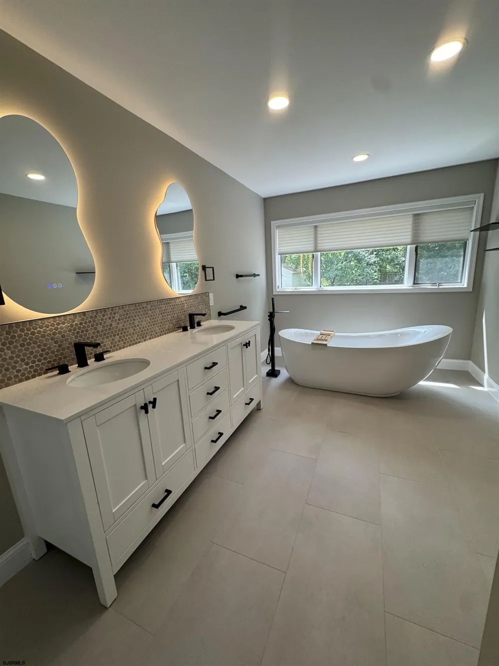 17 Orchard Egg Harbor Township, NJ 08234