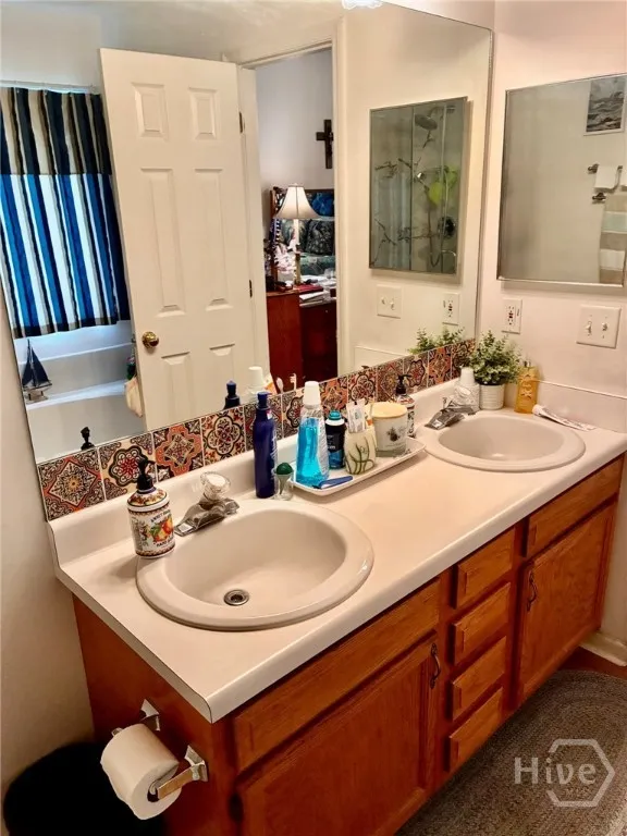 31 Tara Court Savannah, GA 31406