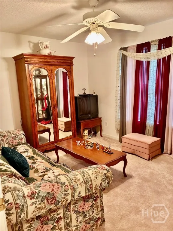 31 Tara Court Savannah, GA 31406