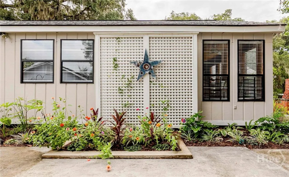 2411 Texas #B Savannah, GA 31404