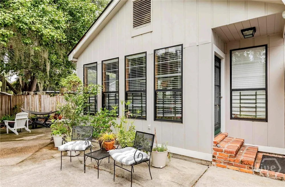 2411 Texas #B Savannah, GA 31404