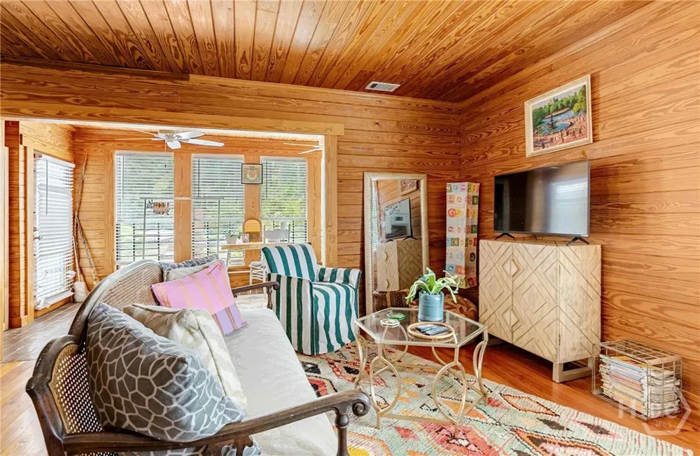 2411 Texas #B Savannah, GA 31404