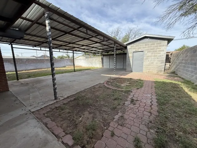 1505 S Ike Avenue Monahans, TX 79756