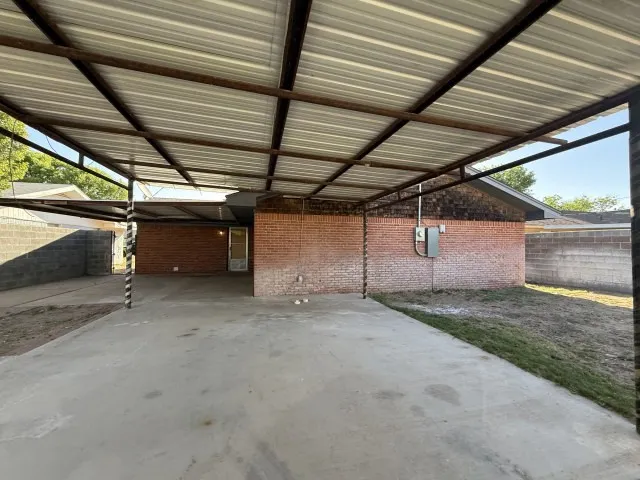1505 S Ike Avenue Monahans, TX 79756