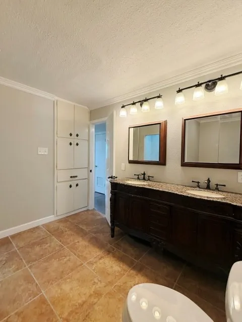 1505 S Ike Avenue Monahans, TX 79756