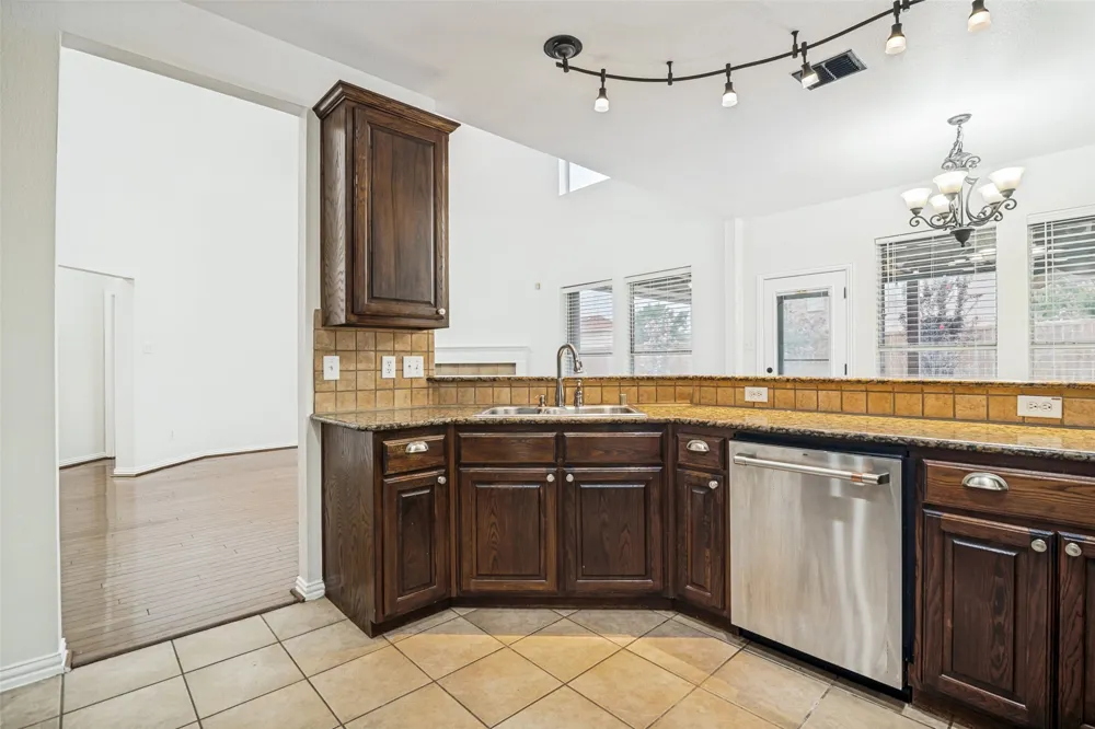 7207 Canary Lane Sachse, TX 75048